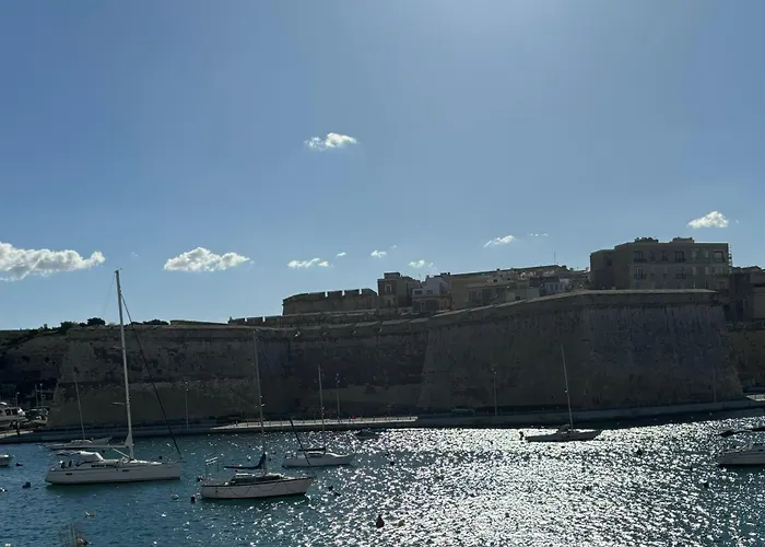 Traditional Maltese Sea View Apartment